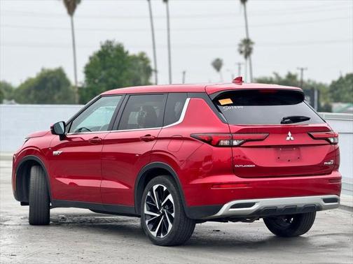 2023 Mitsubishi Outlander PHEV SE S-AWC
