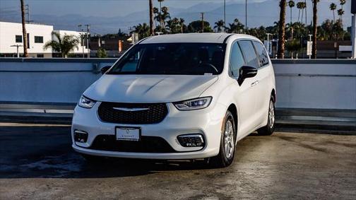2025 Chrysler Pacifica L