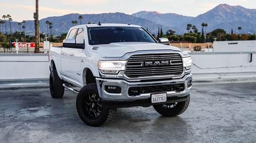 2020 RAM 2500 Laramie Crew Cab 4X4 6'4' Box