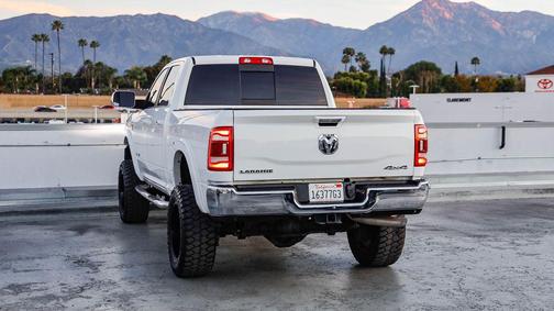 2020 RAM 2500 Laramie Crew Cab 4X4 6'4' Box