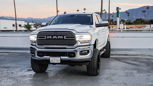 2020 RAM 2500 Laramie Crew Cab 4X4 6'4' Box