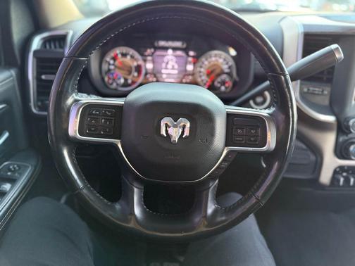 2020 RAM 2500 Laramie Crew Cab 4X4 6'4' Box