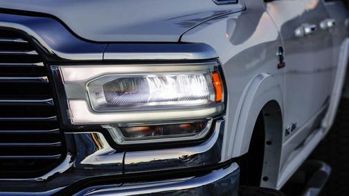 2020 RAM 2500 Laramie Crew Cab 4X4 6'4' Box