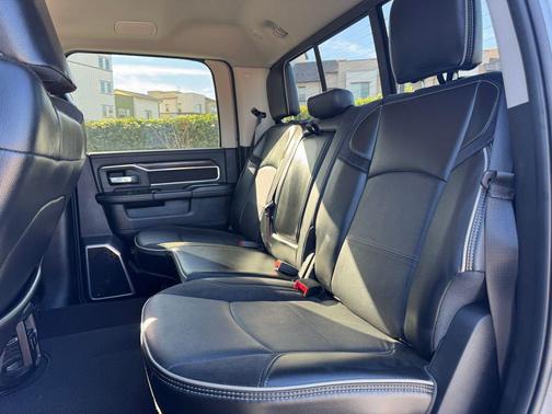 2024 RAM 2500 Laramie Crew Cab 4x4 6'4' Box