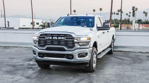 2025 RAM 3500 Big Horn Crew Cab 4x4 8' Box