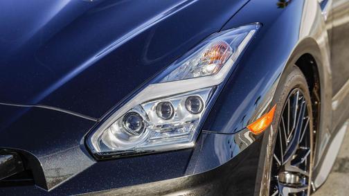 2024 Nissan GT-R Premium Dual-clutch 6-Speed Transmission