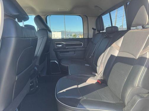 2024 RAM 2500 Laramie Crew Cab 4x4 6'4' Box