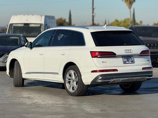 2024 Audi Q7 55 Premium Plus