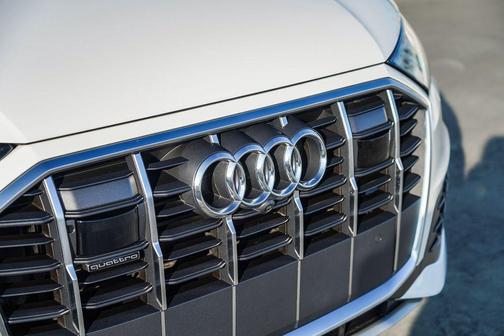 2024 Audi Q7 55 Premium Plus