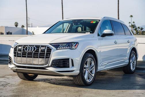 2024 Audi Q7 55 Premium Plus