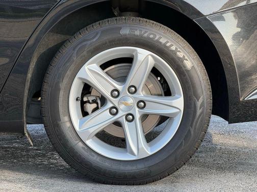 Mosaic Black Metallic 2024 Chevrolet Malibu 1LS