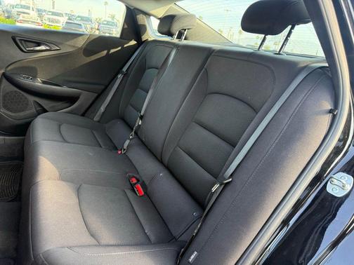 Mosaic Black Metallic 2024 Chevrolet Malibu 1LS