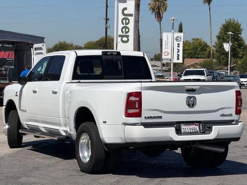 Bright White Clearcoat 2024 RAM 3500 Laramie Crew Cab 4x4 8' Box
