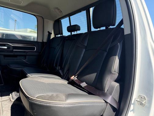 Bright White Clearcoat 2024 RAM 3500 Laramie Crew Cab 4x4 8' Box