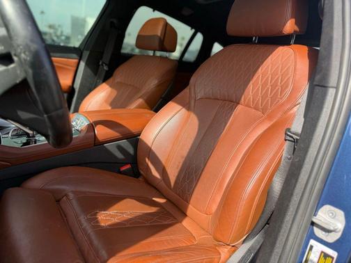 2021 BMW X6 M50i