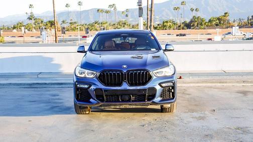 2021 BMW X6 M50i