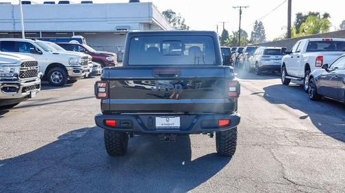 2025 Jeep Gladiator Willys