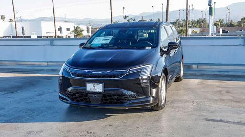 Diamond Black Crystal Pearlcoat 2027 Chrysler Pacifica L