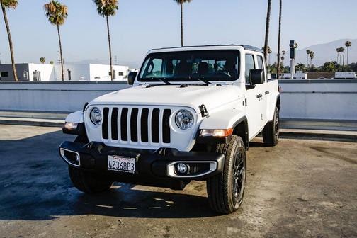 2023 Jeep Gladiator Sport S