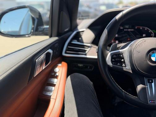Tanzanite Blue II Metallic 2022 BMW X7 M50i