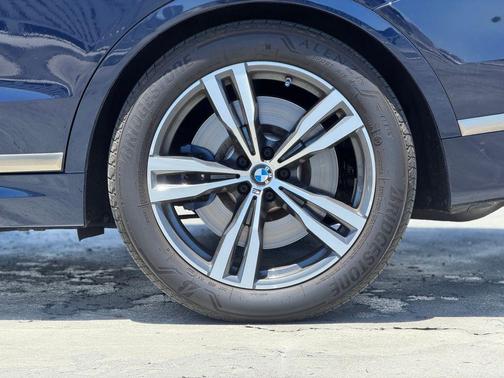 Tanzanite Blue II Metallic 2022 BMW X7 M50i
