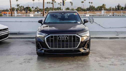 2025 Audi Q3 Premium 45 TFSI S line quattro Tiptronic