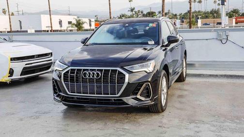 2025 Audi Q3 Premium 45 TFSI S line quattro Tiptronic