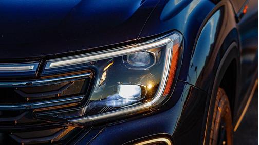 2024 Volkswagen Atlas 2.0T SE w/Technology 4MOTION