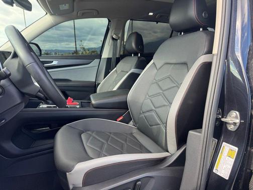 2024 Volkswagen Atlas 2.0T SE w/Technology 4MOTION