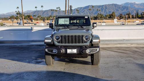 2026 Jeep Gladiator Sahara 4x4