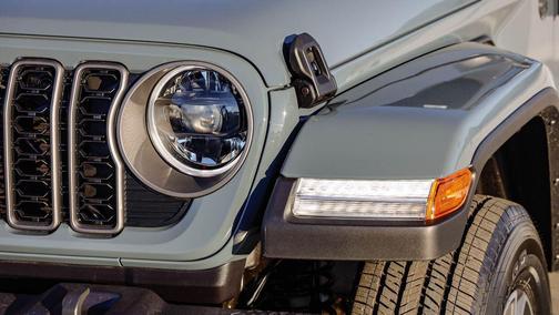 2026 Jeep Gladiator Sahara 4x4