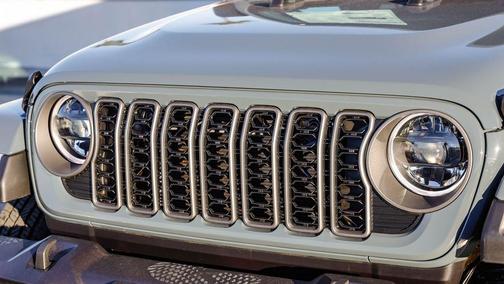 2026 Jeep Gladiator Sahara 4x4