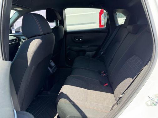 Platinum White Pearl 2024 Honda HR-V Sport