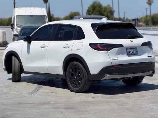 Platinum White Pearl 2024 Honda HR-V Sport