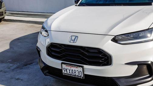 Platinum White Pearl 2024 Honda HR-V Sport
