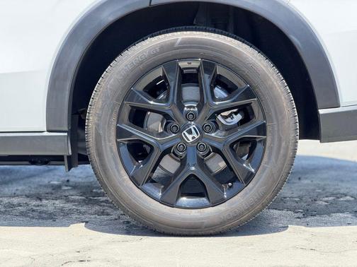 Platinum White Pearl 2024 Honda HR-V Sport