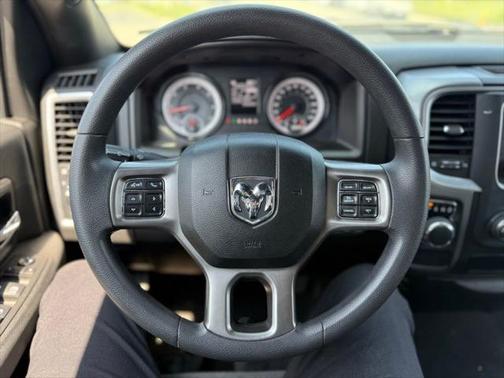 2024 RAM 1500 Classic Warlock Crew Cab 4x2 5'7' Box