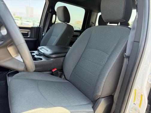 2024 RAM 1500 Classic Warlock Crew Cab 4x2 5'7' Box