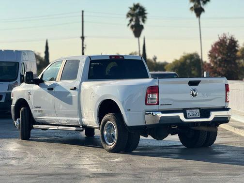 2024 RAM 3500 Big Horn Crew Cab 4x4 8' Box