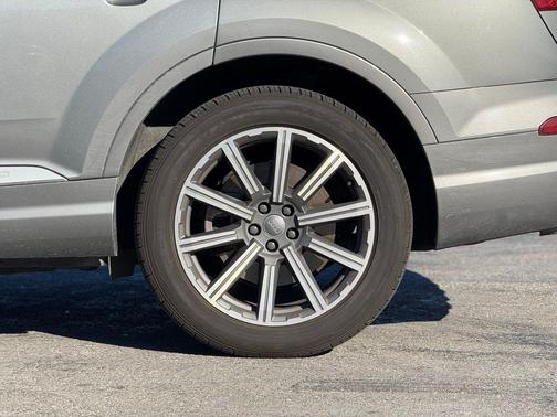 2017 Audi Q7 3.0T Premium