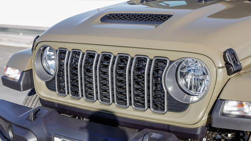 2026 Jeep Gladiator Sport S