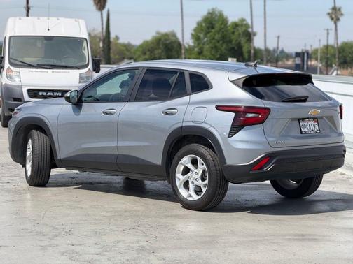 Sterling Gray Metallic 2024 Chevrolet Trax LS