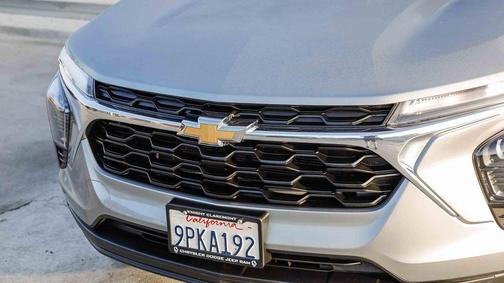 Sterling Gray Metallic 2024 Chevrolet Trax LS