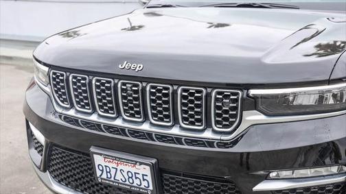2022 Jeep Grand Cherokee Summit