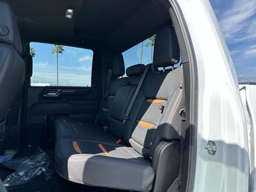 2025 GMC Sierra 2500 AT4