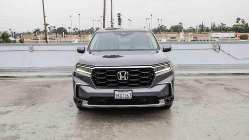 Modern Steel Metallic 2024 Honda Pilot EX-L