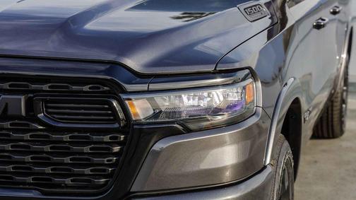 Granite Crystal Metallic Clearcoat 2026 RAM 1500 Big Horn/Lone Star