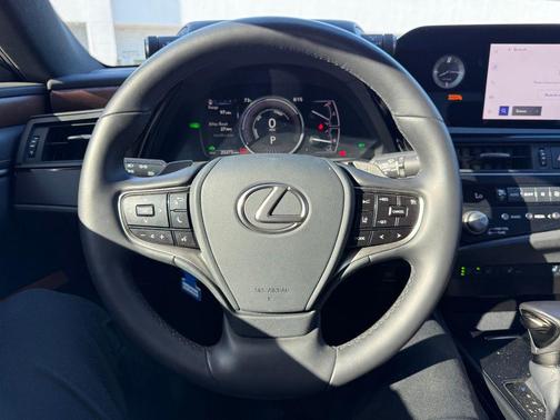 Iridium 2025 Lexus ES 300h Base