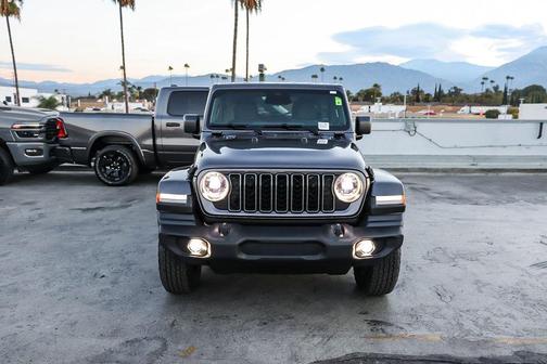 Granite Crystal Metallic Clearcoat 2026 Jeep Wrangler Sport