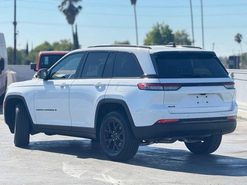 2024 Jeep Grand Cherokee Altitude
